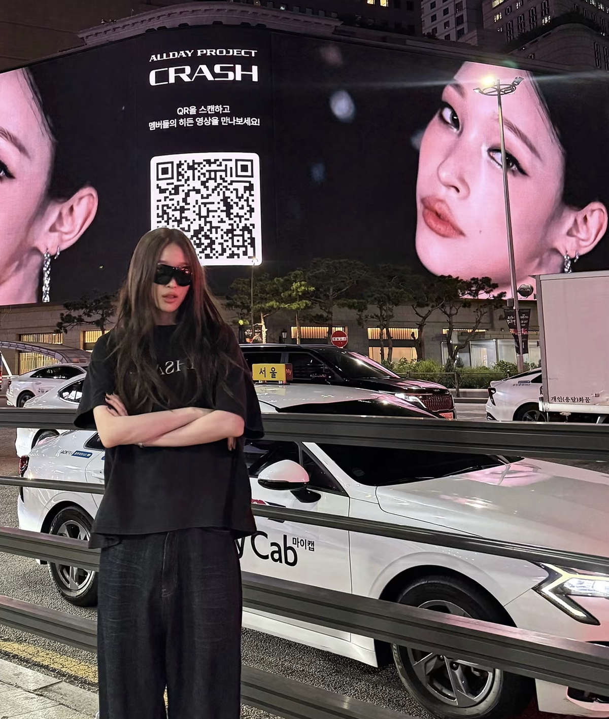 올데이 프로젝트 애니, 母 백화점 전광판에 떴다…'재벌돌'의 남다른 인증샷