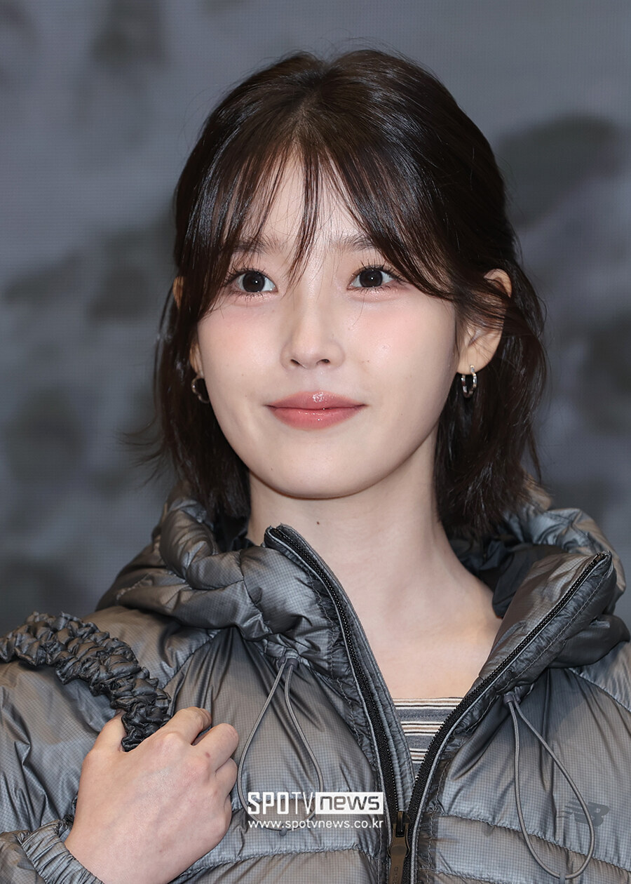 [포토S] 아이유, '당기면 더 예뻐'