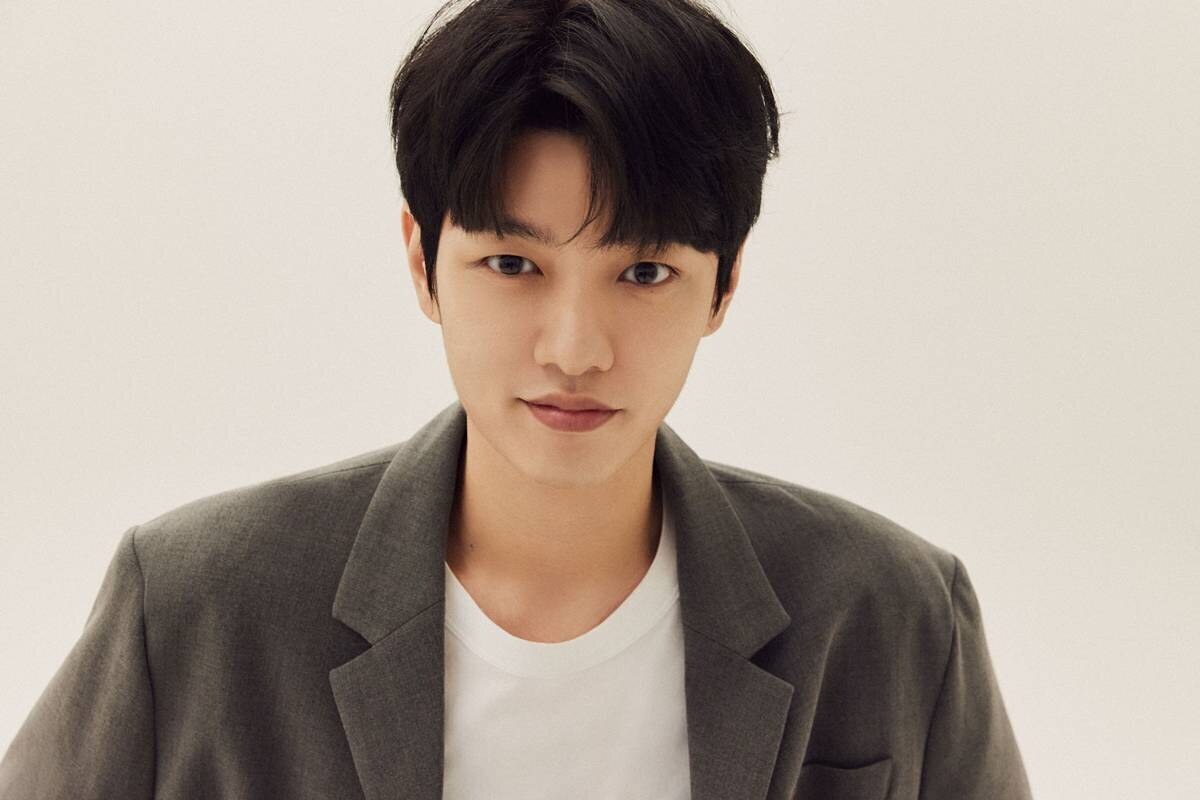 신원호, 팬들과 소통 확대…공식 팬 커뮤니티 오픈