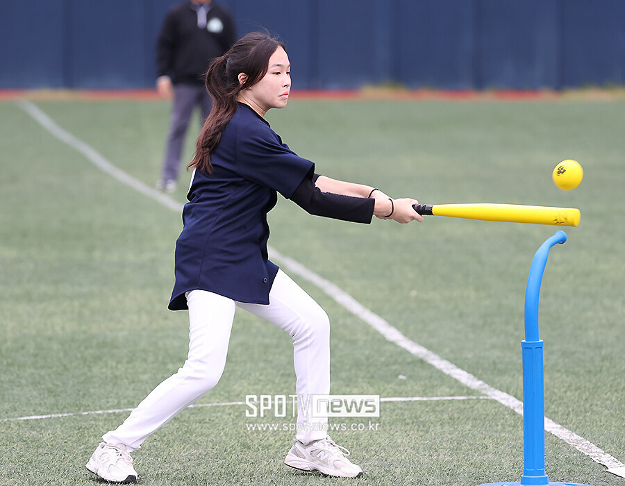 [포토S] 전국학교스포츠클럽 축전 티볼 대회, '힘차게 타격!'