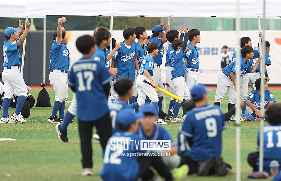 [포토S] '넘어갔다!'