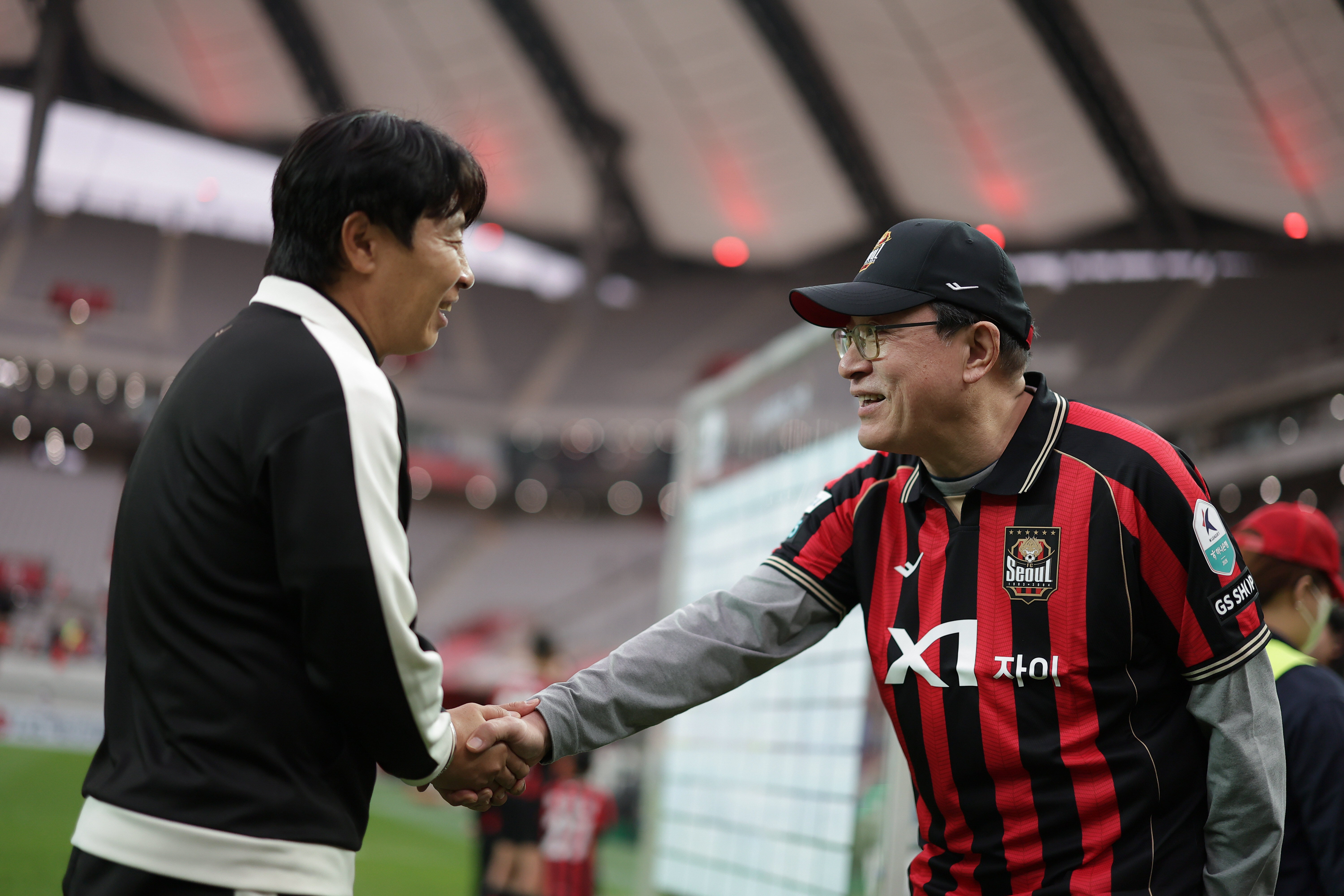 '10년 만의 우승' GS 허태수 회장도 직접 상암 찾았다! 선수단 격려…"오랜 기다림 끝났다, 팬들과 기쁨 나누고 싶다"