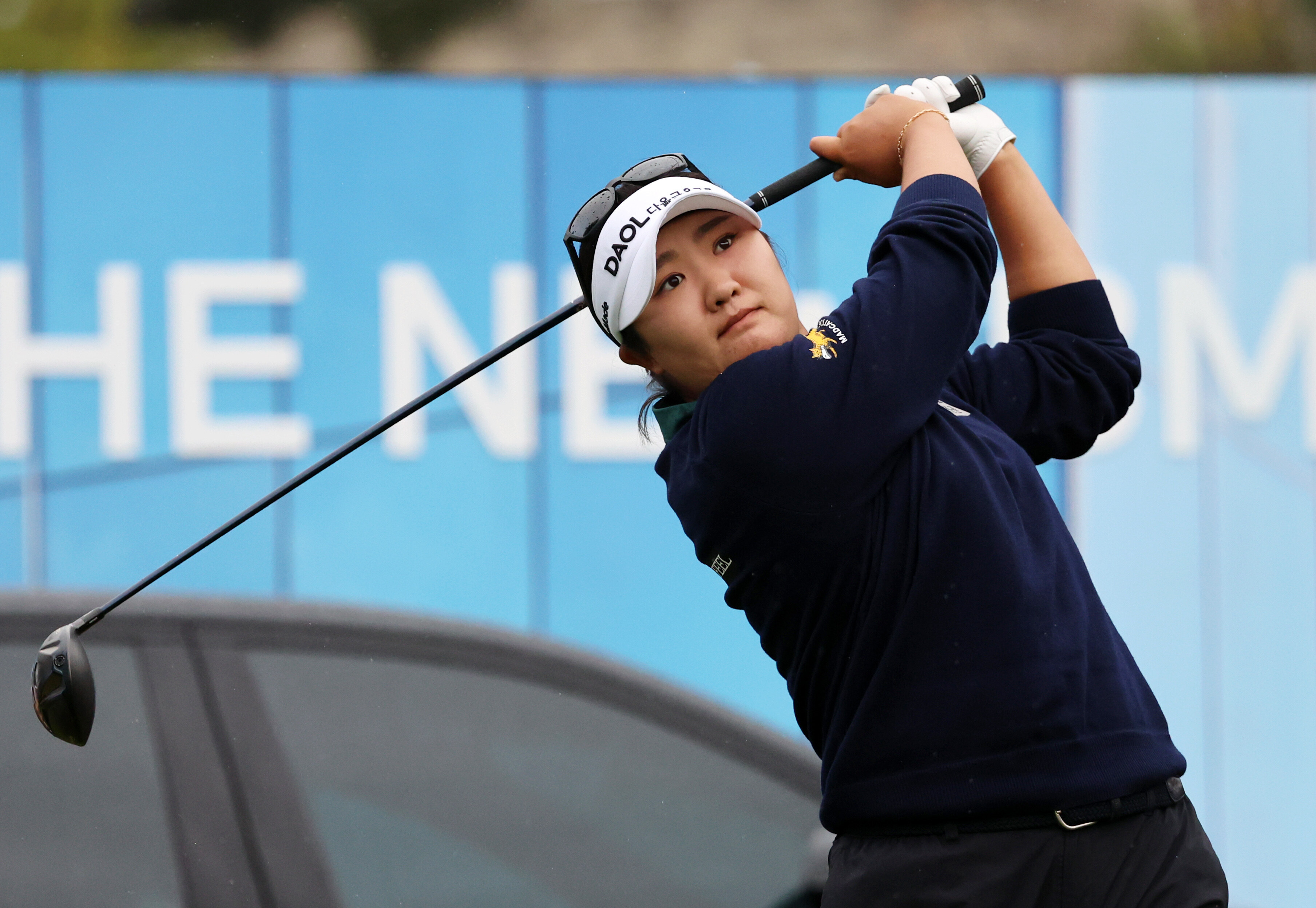 ▲ 유해란(사진)이 안방에서 열린 LPGA 투어 대회에서 뼈아픈 역전패를 당했다. 일본의 요시다 유리(위 사진)는 이틀 연속 쏟아진 비를 뚫고 생애 첫 LPGA 투어 우승을 차지했다.