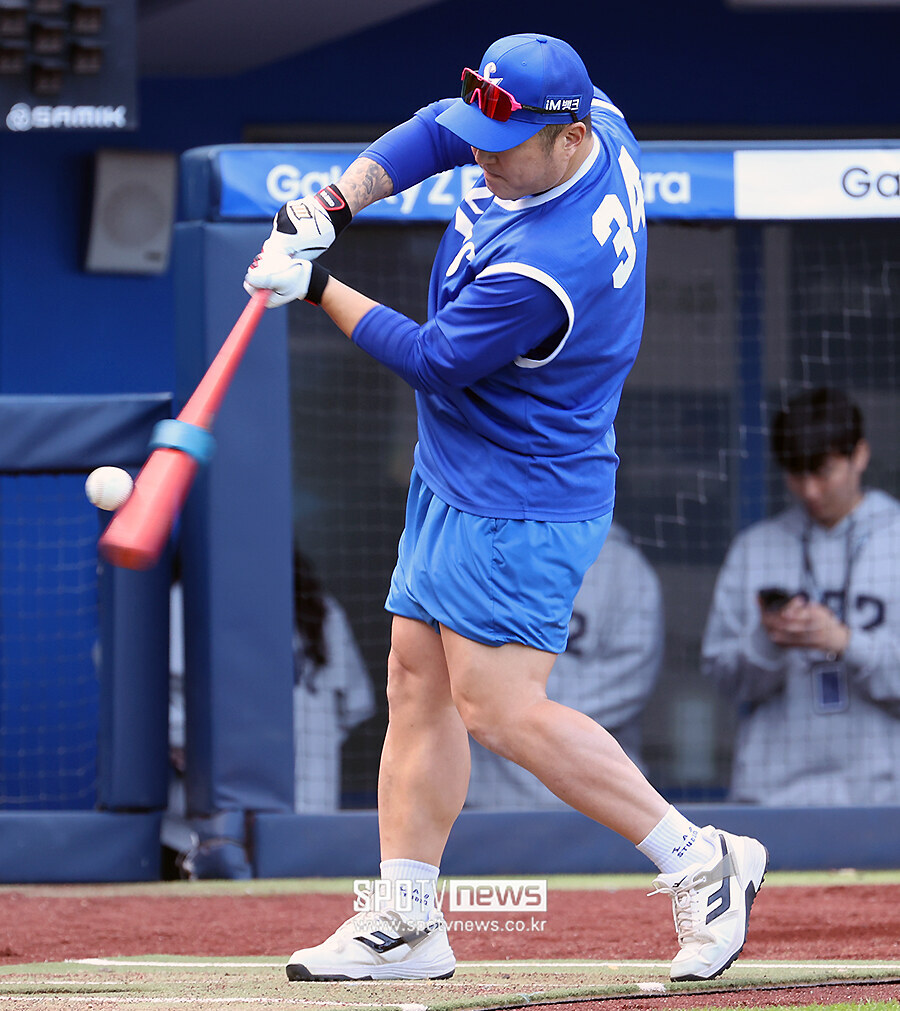 ▲ 박진만 감독은 최형우에게 언제든지 수비에 나갈 수 있다면서 대비를 주문했다 ⓒ곽혜미 기자