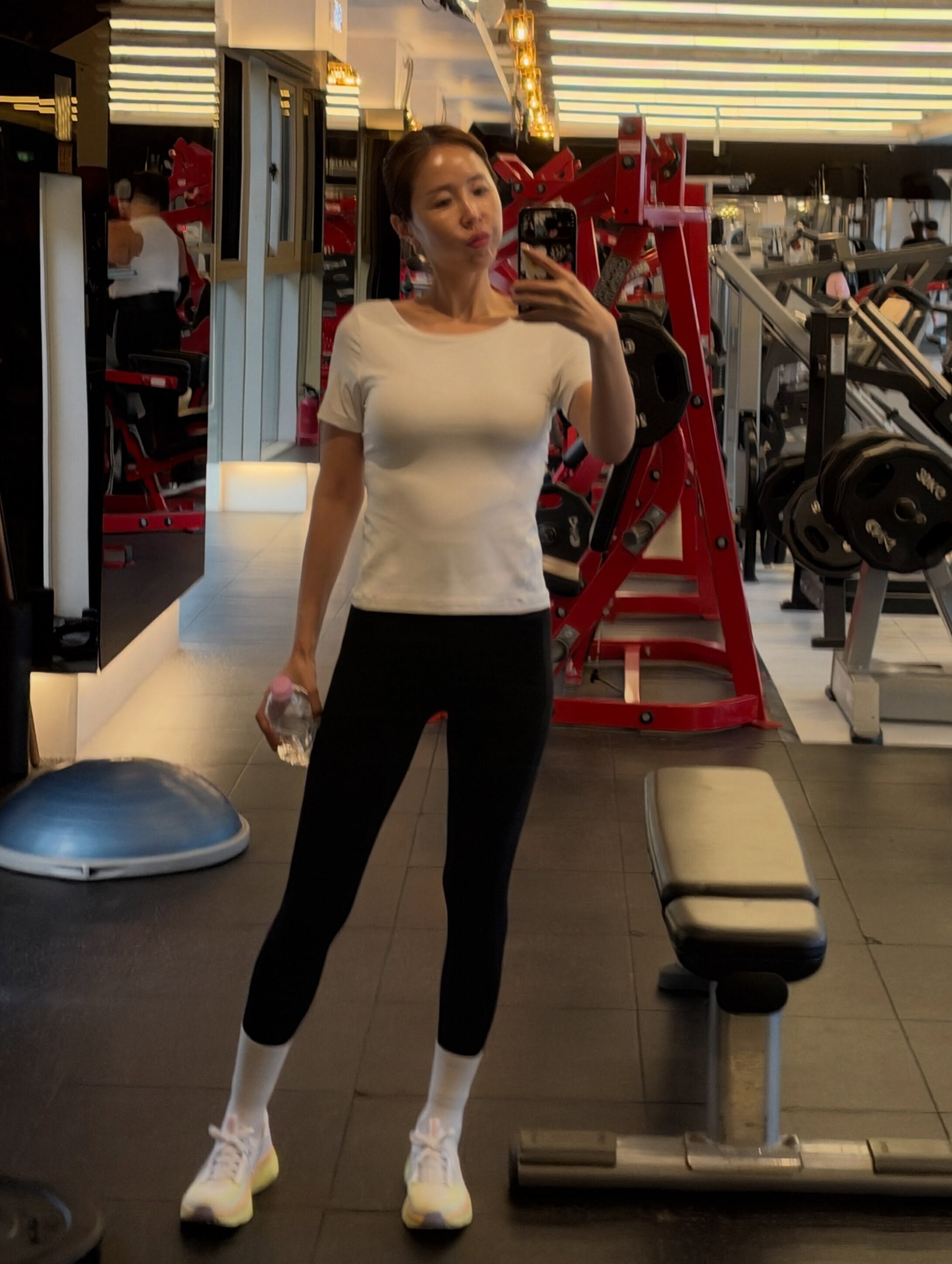 '42kg 뼈말라' 신지, 건강이상설 속 근황…"이제 좀 괜찮다"