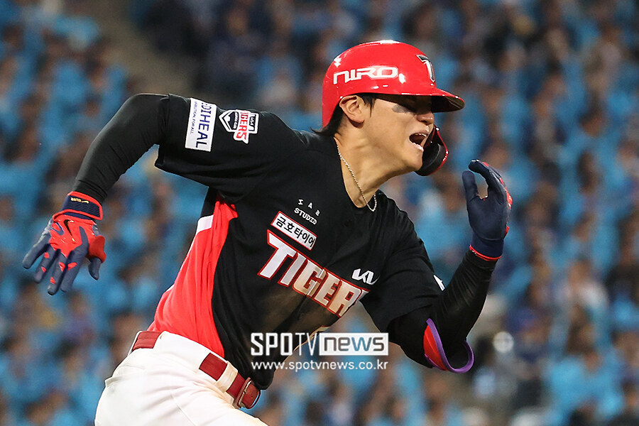 [포토S] 2루타 날린 김도영