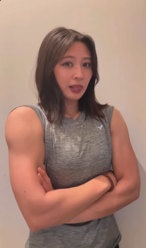 ▲ 탄탄한 근육질 몸매로 주목받은 일본 여자 멀리뛰기 선수 에노모토 주라가 “파란만장한 육상 인생이었다”며 현역 은퇴를 선언했다. ⓒ 에노모토 주라 SNS