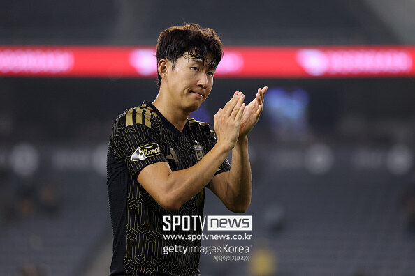 '충격! 손흥민에게 대놓고 인종차별이라니' LAFC 유니폼 입은 관중이 "니하오" 반복…美 현지 팬들 분노 "시즌권 박탈해야"