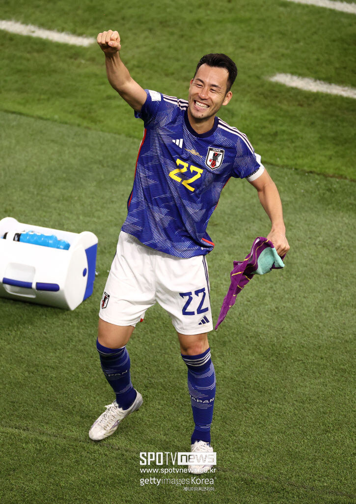 ▲ 일본 축구대표팀 주장을 지낸 요시다 마야(사진)가 손흥민(위 사진)과의 ‘한식 약속’을 떠올리며 장난스러운 푸념을 건넸다.