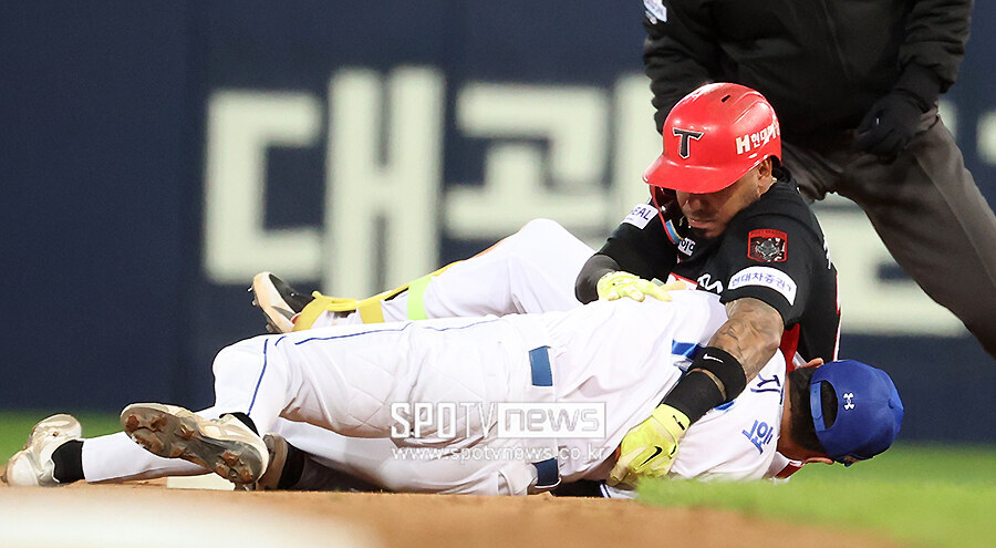 [포토S] 카스트로, '류지혁 괜찮아?'