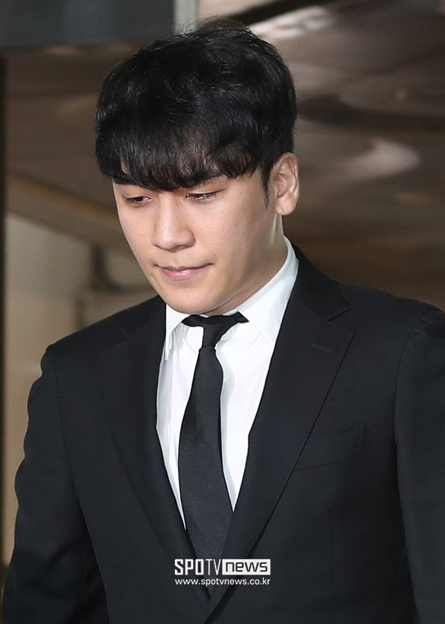 '폭행 피소' 승리 "지켜야 할 가족 있어"…혼인신고→내년 1월 아빠 된다[이슈S]