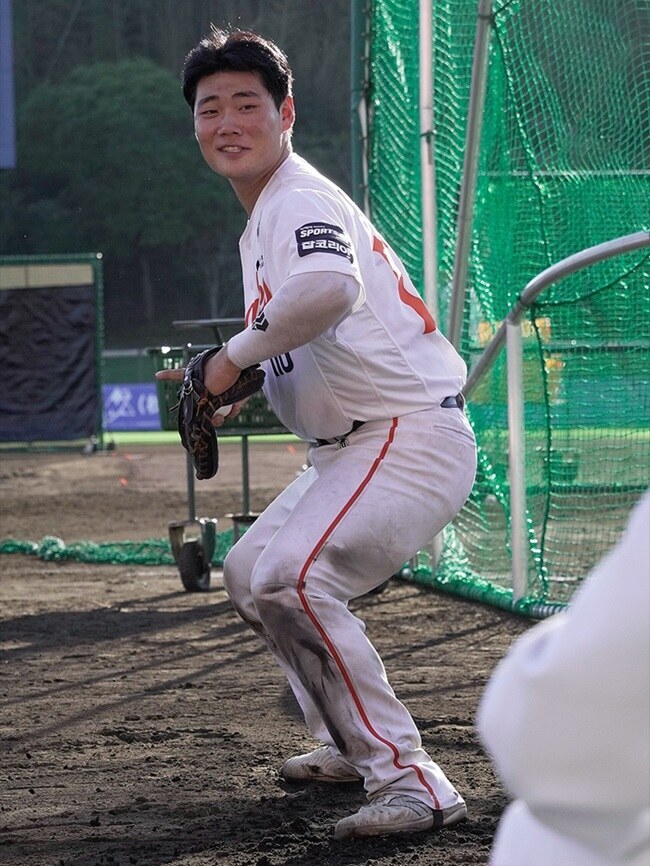 한화 무슨 복이야, 또 군필 거포 포수?…제2 허인서 등장인가 "일발 장타력 갖췄다"