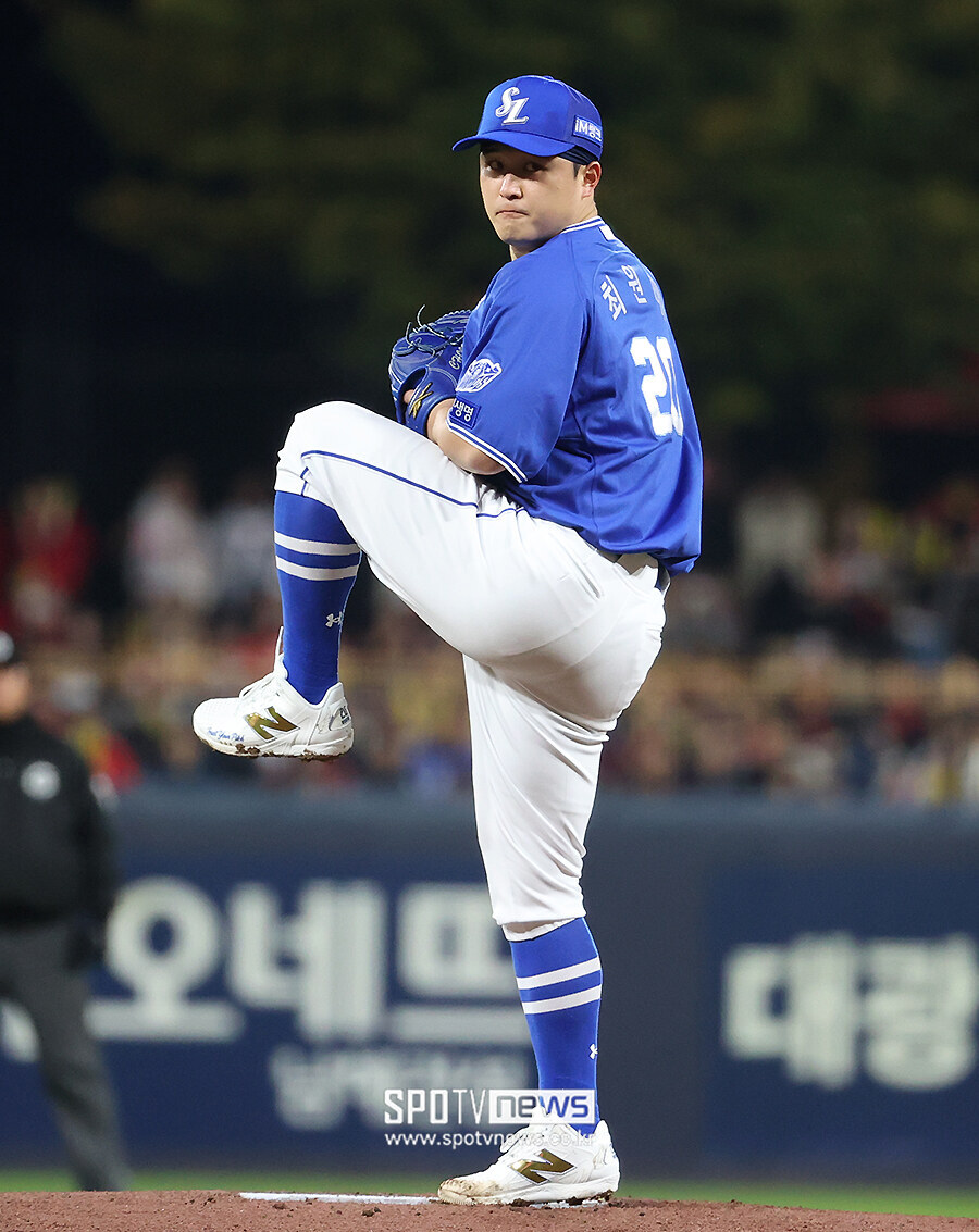 [포토S] 최원태, '힘찬 키킹'