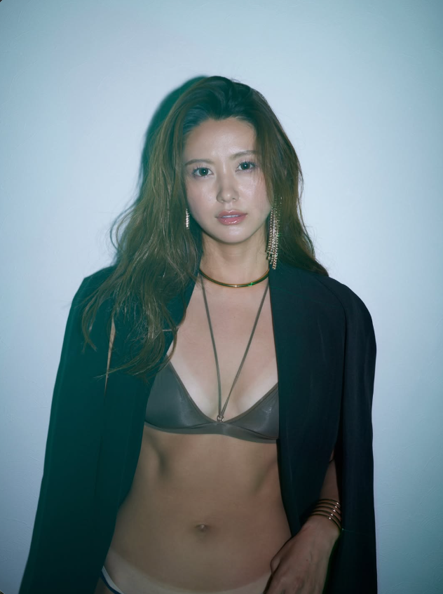 “이렇게 볼륨감 살려주는 비키니 처음” 日 국가대표 출신, 바다서 뽐낸 건강미…팬들도 “정말 아름답다” 29살 보디보더 찬사