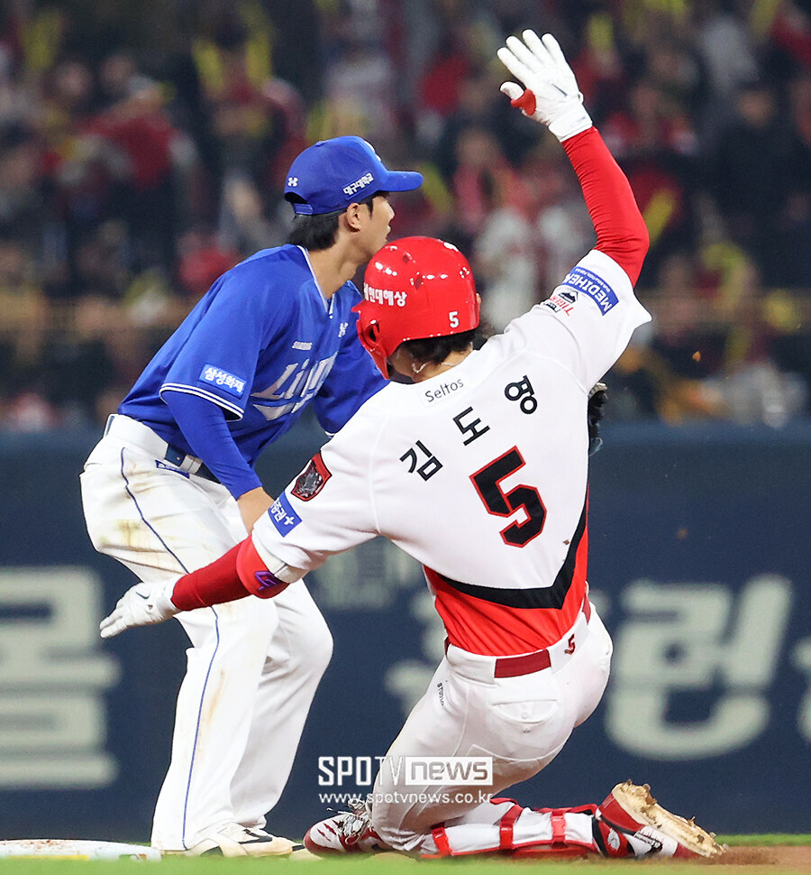 [포토S] 김도영, '2루까지 간다!'
