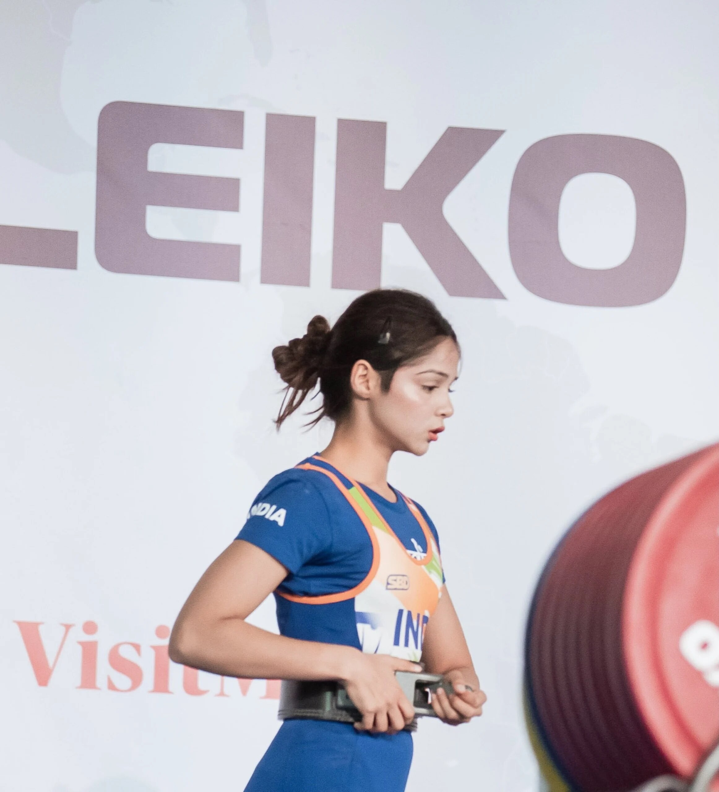 '아이돌급 외모' 140kg 든 인도 파워리프터…2년 전만 해도 초보자 → 아직 진짜 실력 안 나왔다